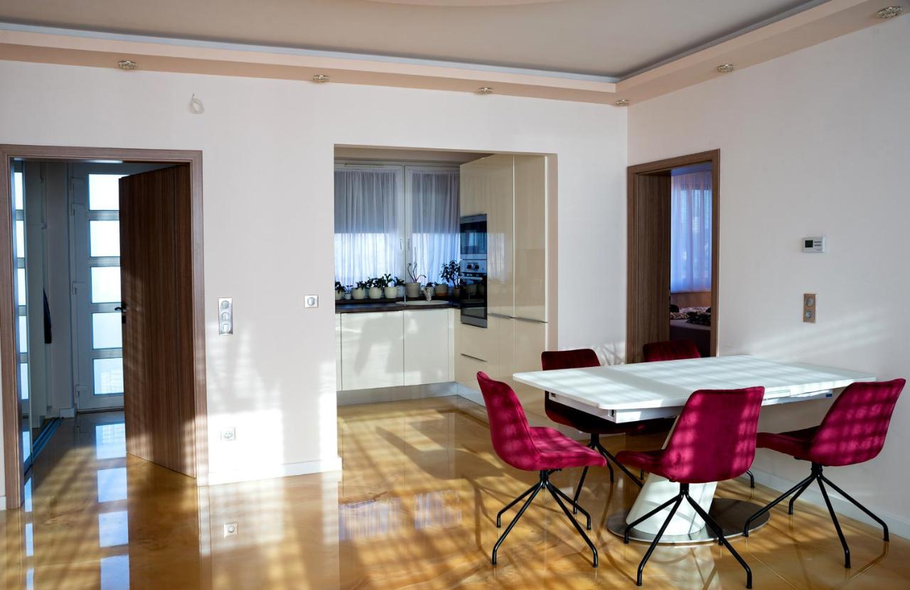 גיור Dream Apartman 1 With Free Parking מראה חיצוני תמונה